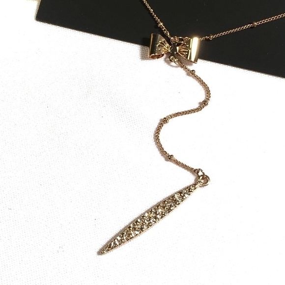 𝅺3/$29! GUESS Layered Necklace Heart & Bow Gold - Picture 6 of 8